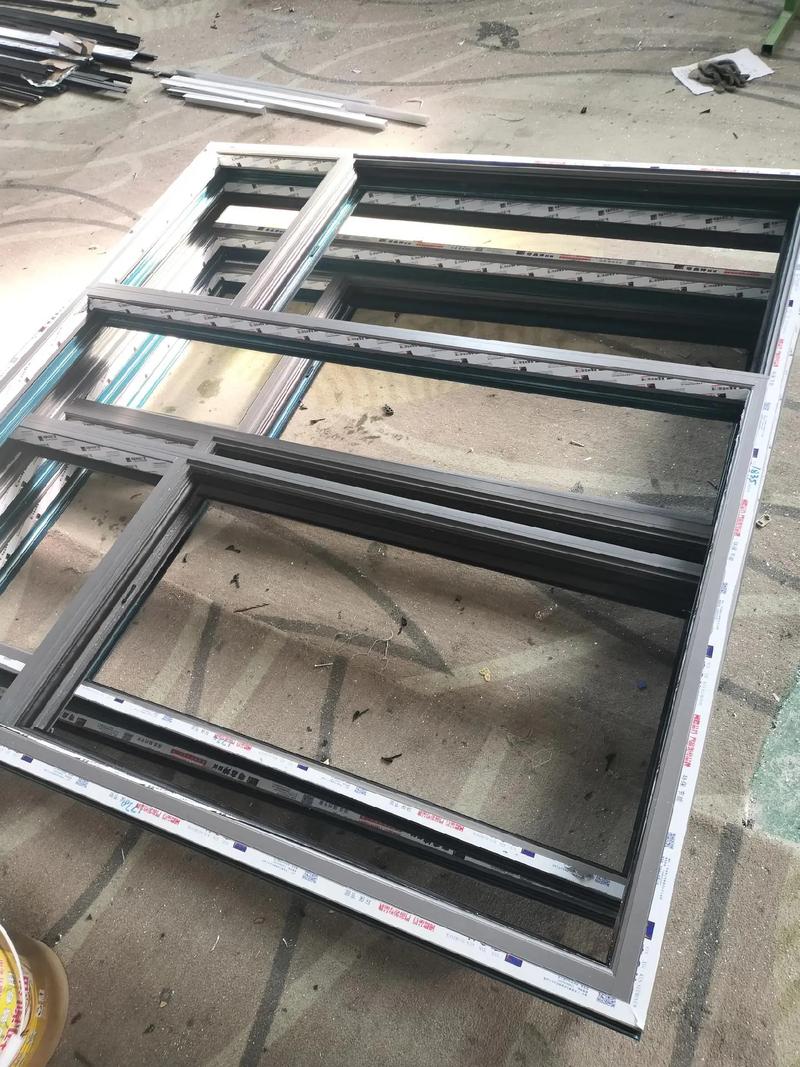 門窗加工制作 實景探訪專業(yè)生產(chǎn)車間